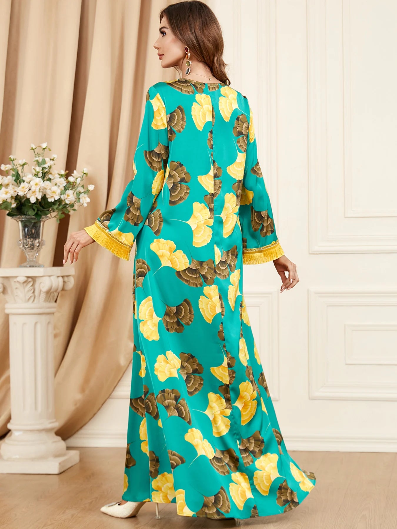 Elegant Stylish and Fashion Abaya