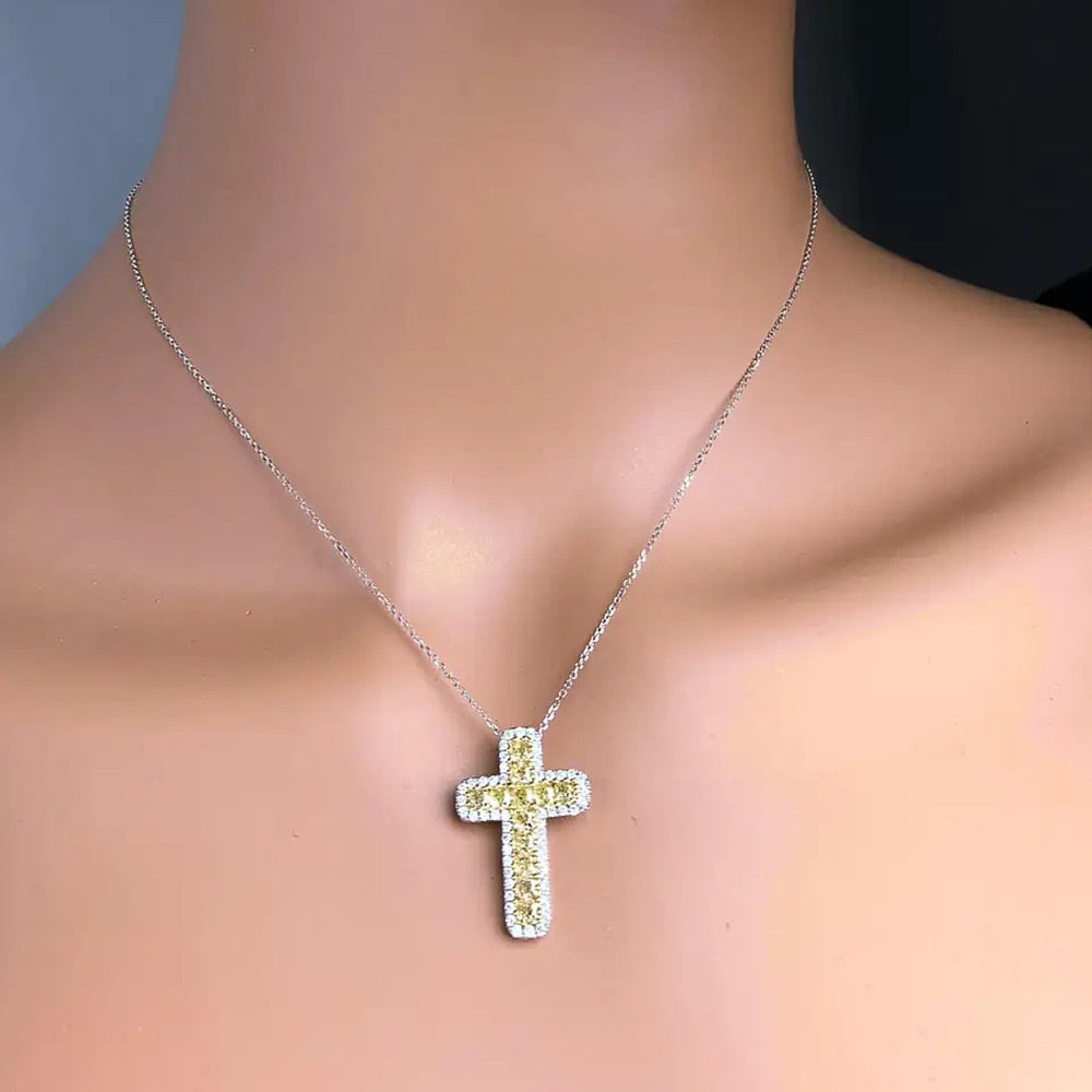 Collier croix élégant