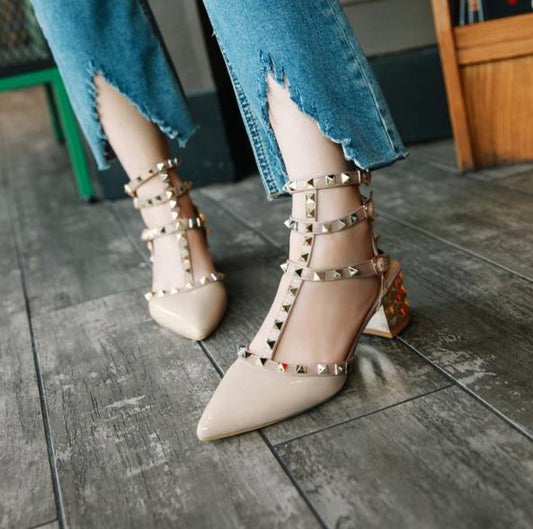 Ladies high heel shoe