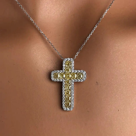 Collier croix élégant