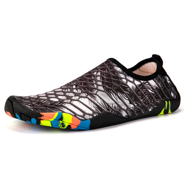 Scarpe da donna 2022 Sneakers Scarpe da campeggio da pesca per uomini Donne a piedi nudi Beach Water Lovers Nuoto Scarpe da bicicletta Morbide pantofole