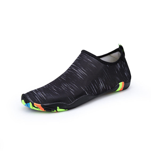 Scarpe da donna 2022 Sneakers Scarpe da campeggio da pesca per uomini Donne a piedi nudi Beach Water Lovers Nuoto Scarpe da bicicletta Morbide pantofole