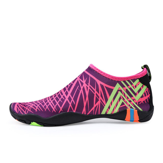 Scarpe da donna 2022 Sneakers Scarpe da campeggio da pesca per uomini Donne a piedi nudi Beach Water Lovers Nuoto Scarpe da bicicletta Morbide pantofole